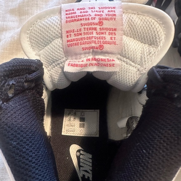 Nike Women’s Dunk High Sneaker - Picture 3 of 4